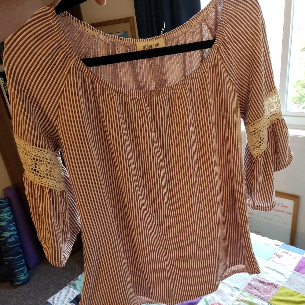 Blouse - Picture 2 of 3